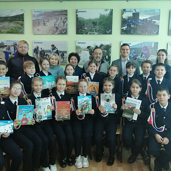 ПОРА открыл арктическую библиотеку в чувашской школе